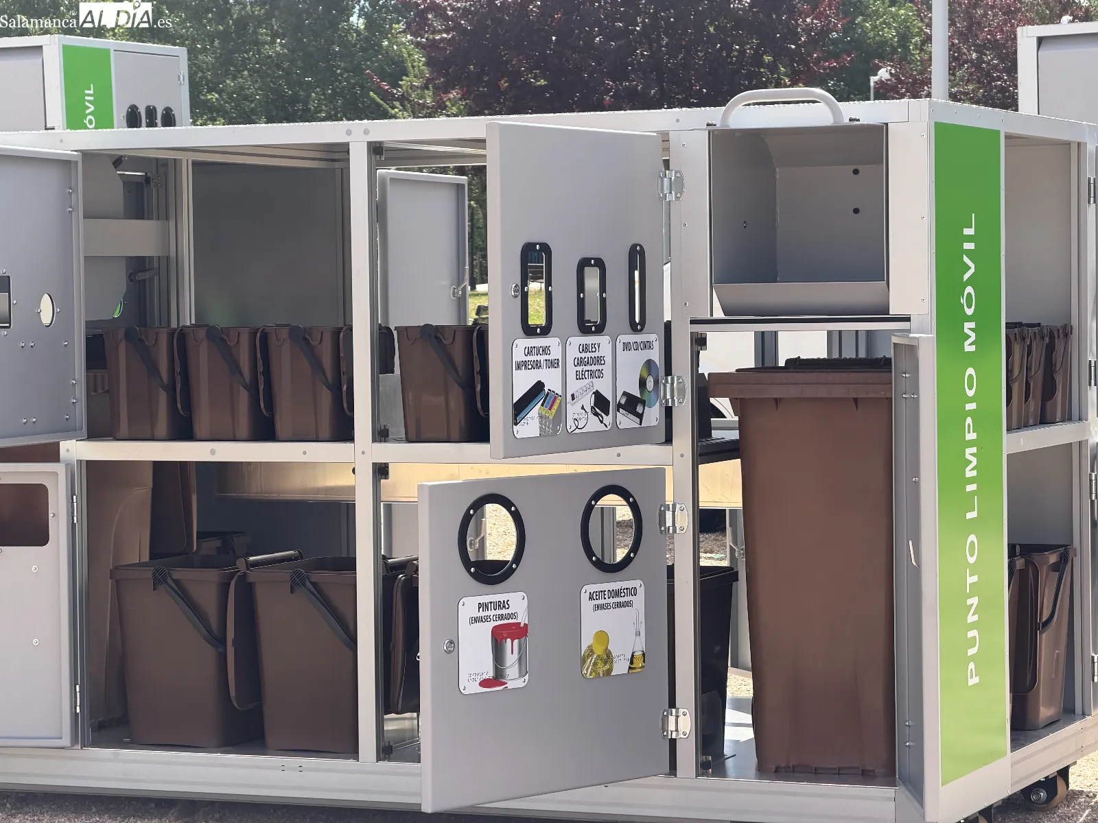 Salamanca capital y provincia estrenan puntos limpios móviles para seguir fomentando el reciclaje | FOTOS: V. Martins 