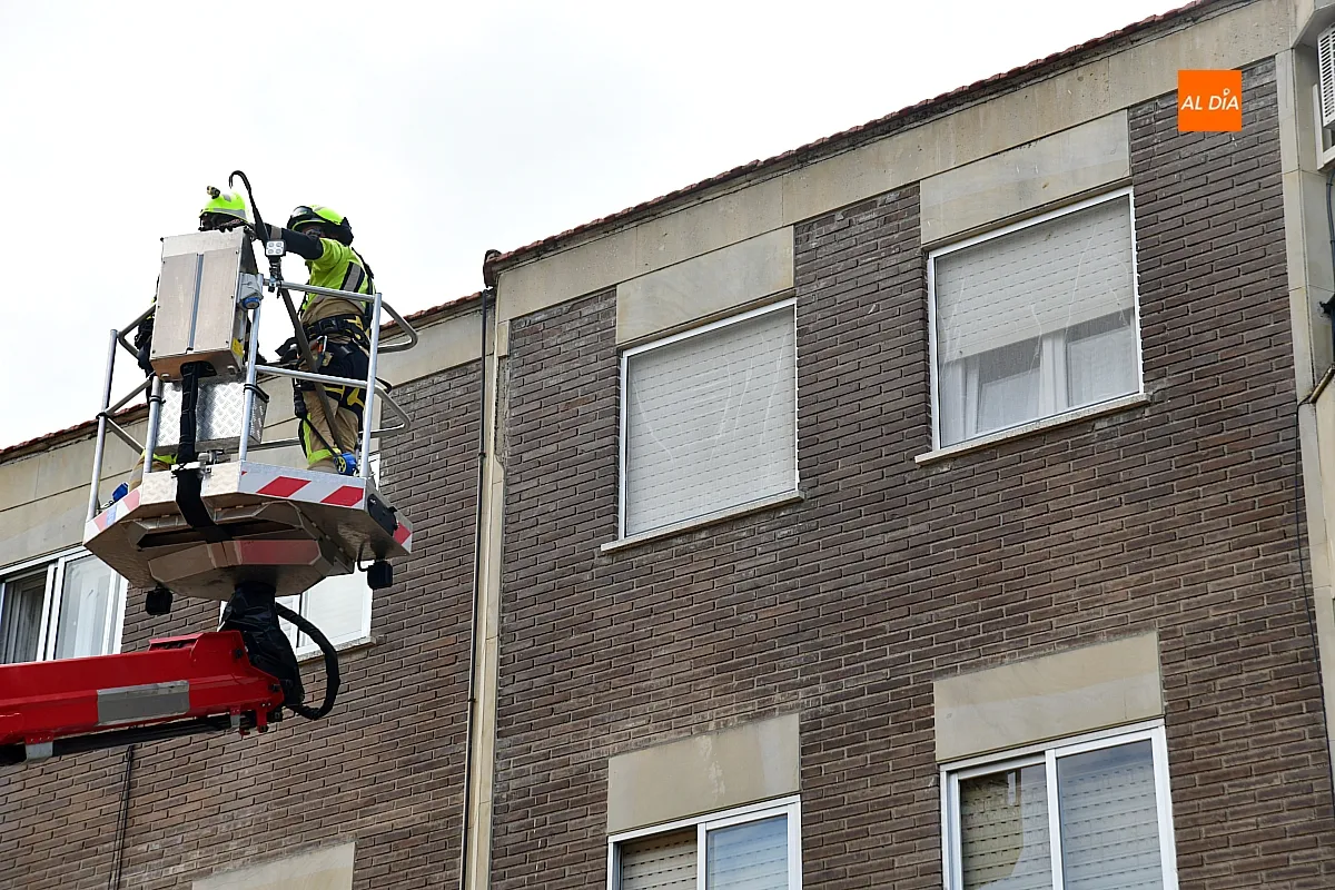 Intervención de los Bomberos en la Avda. de Salamanca