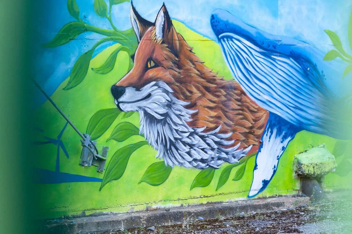 Parte del mural junto al apeadero de la Alamedilla, Salamanca