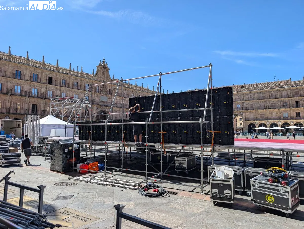 Así se transforma la Plaza Mayor de Salamanca para acoger las fiestas patronales de 2026. Foto de David Sañudo