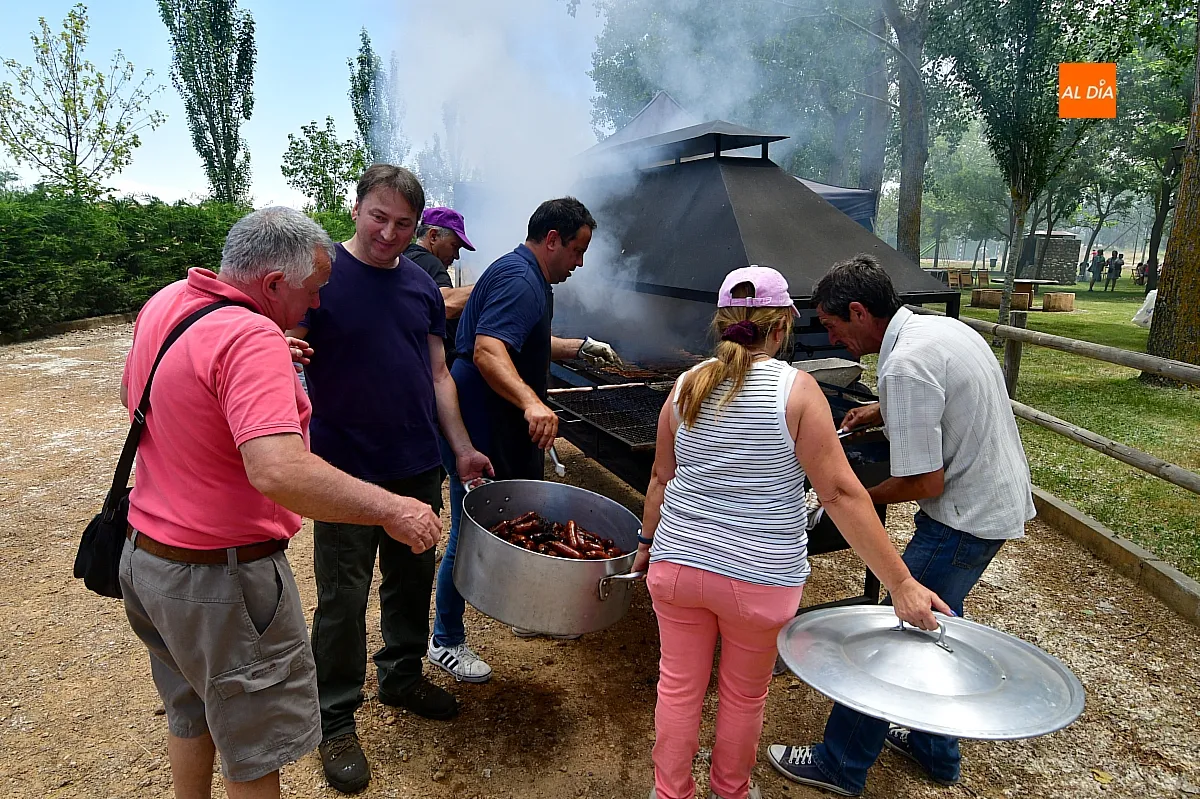 Comida popular en Morasverdes por San Antonio