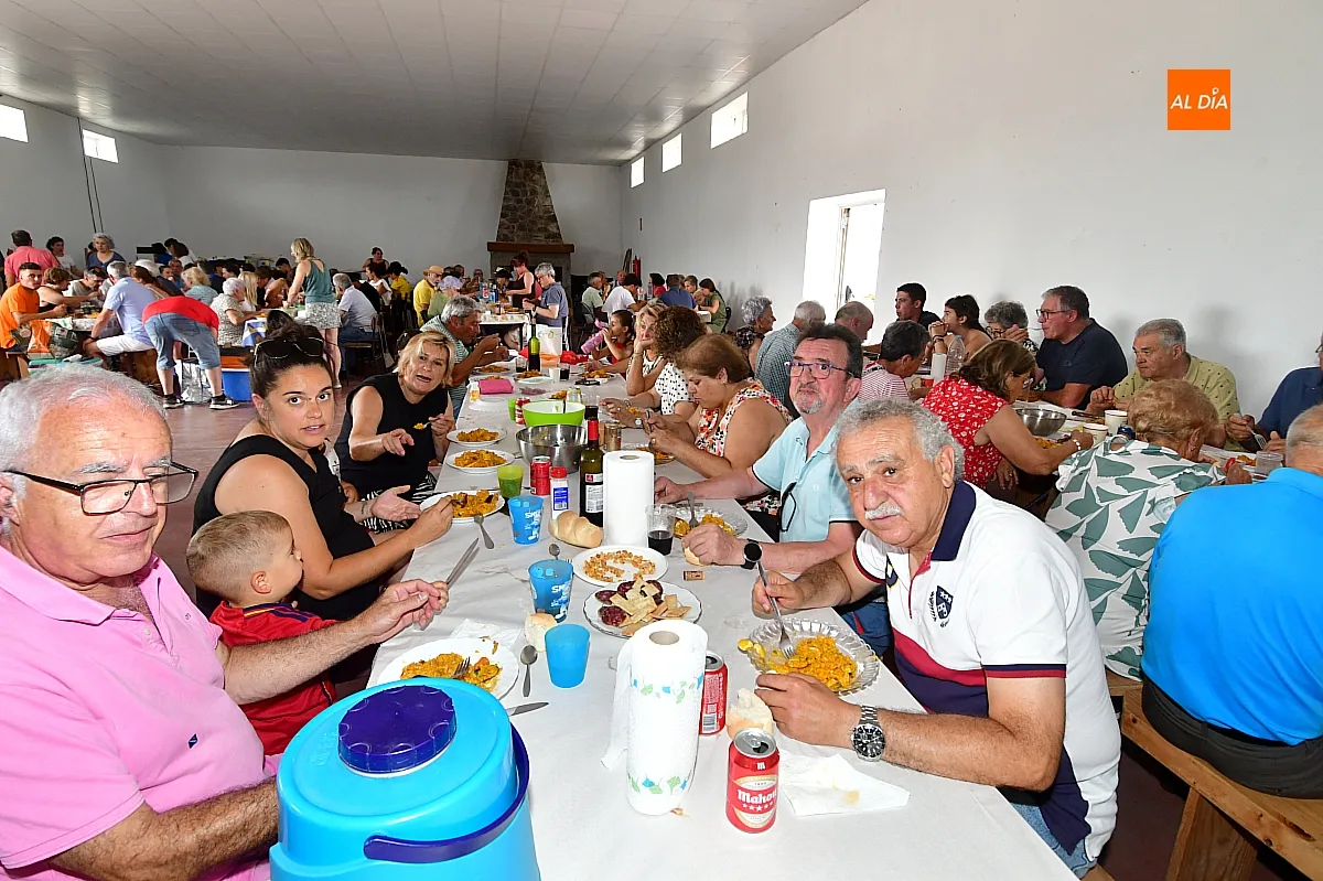 Paella popular por San Juan en Robleda