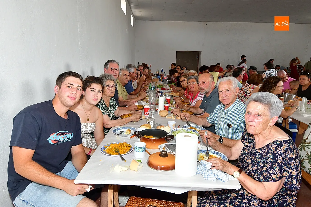 Paella popular por San Juan en Robleda