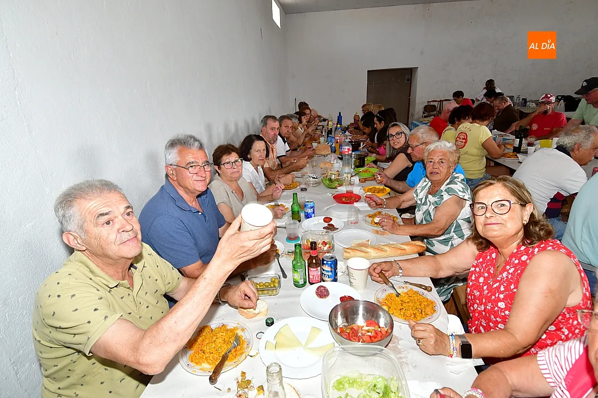 Paella popular por San Juan en Robleda