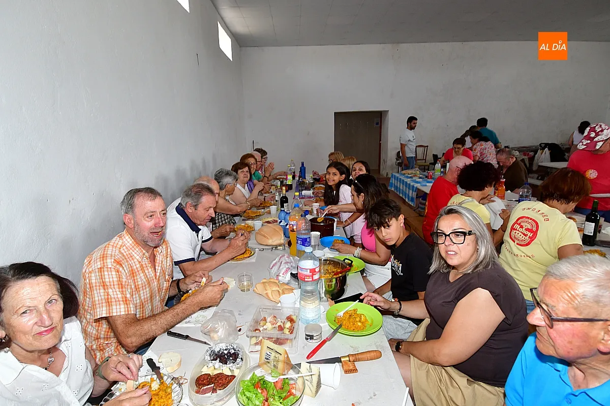 Paella popular por San Juan en Robleda