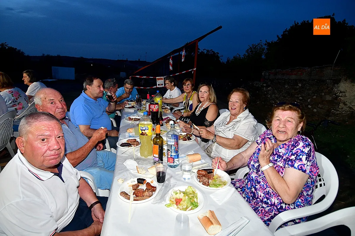 Parrillada popular  en Villar del Yegua para celebrar San Juan