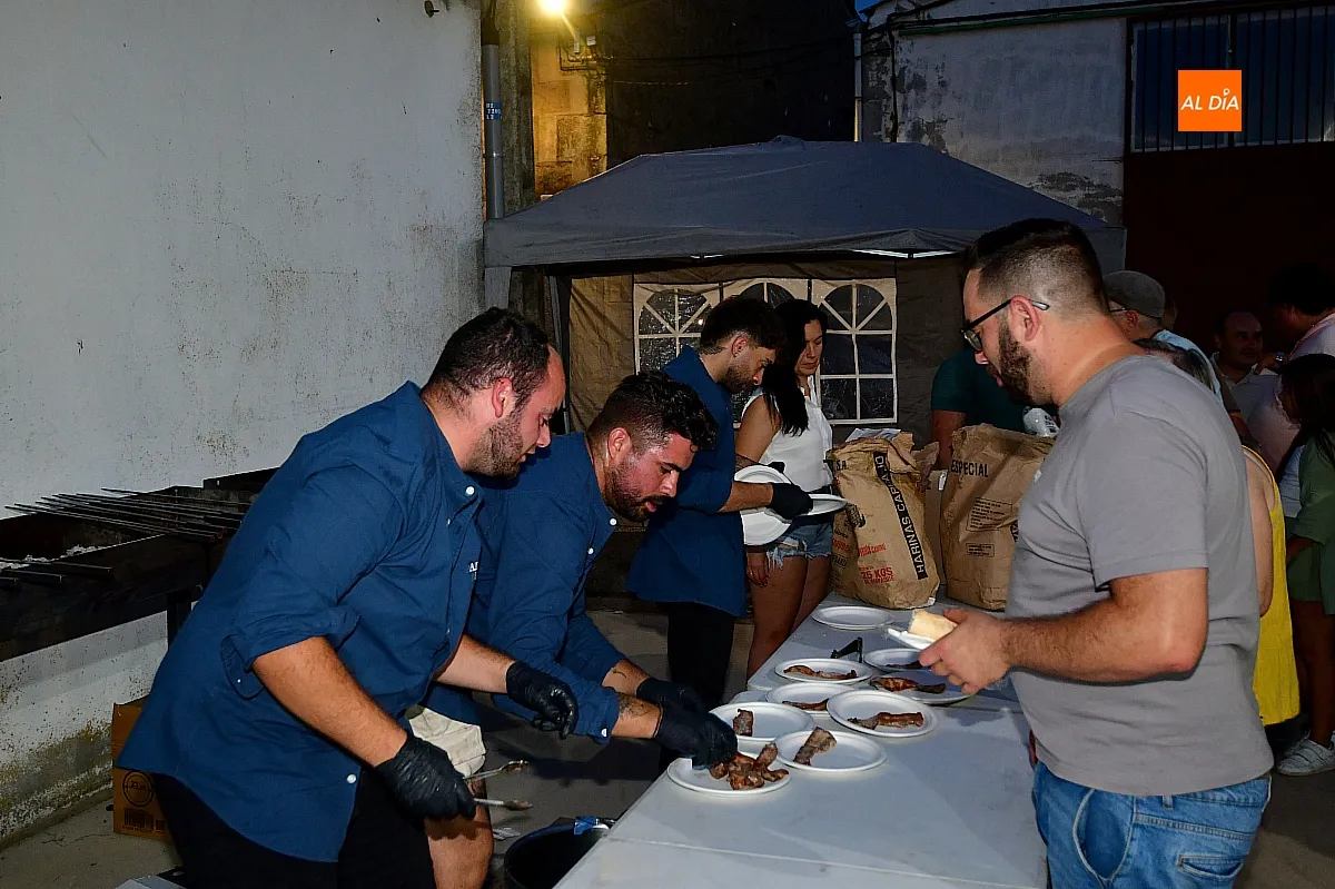 Parrillada popular  en Villar del Yegua para celebrar San Juan