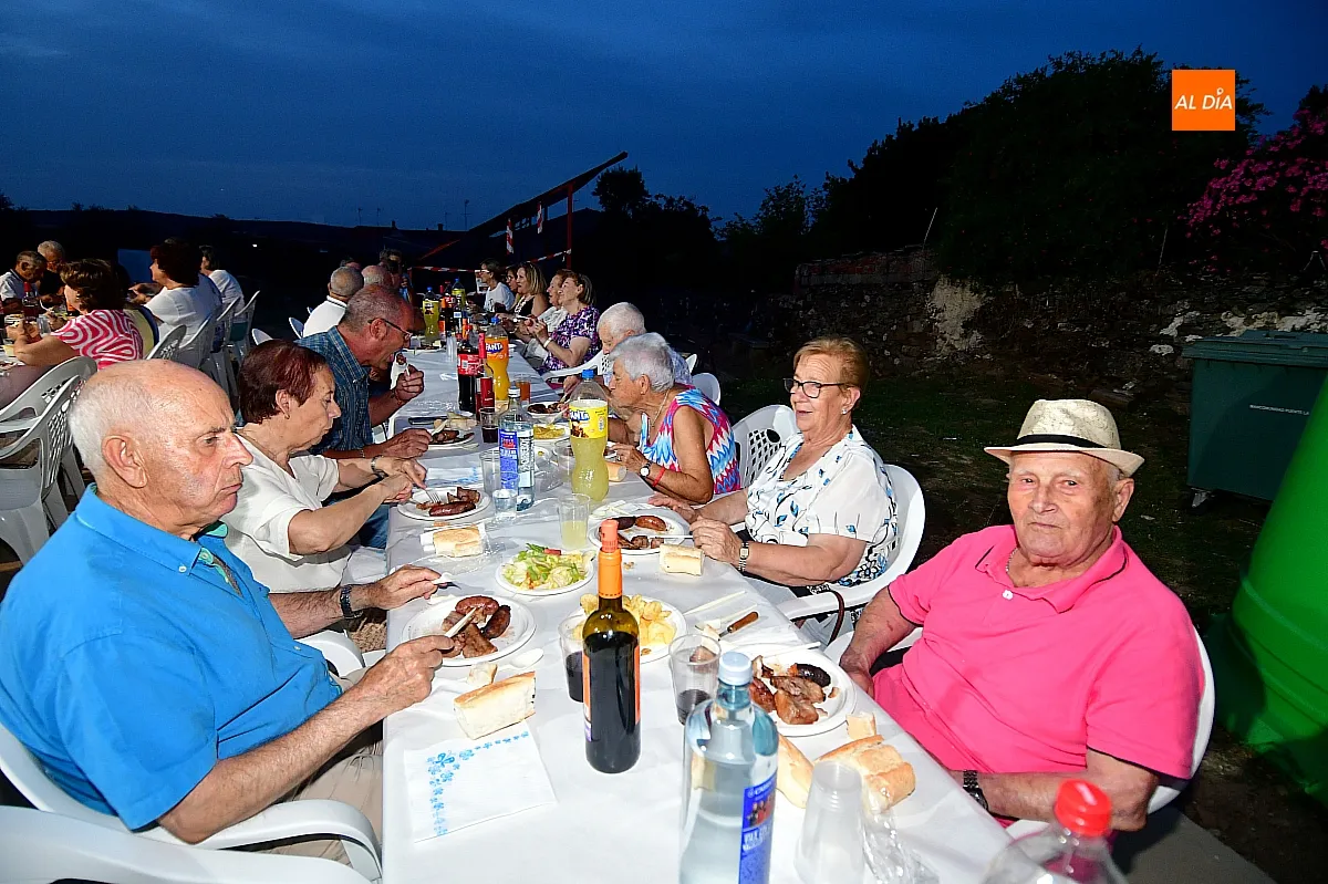 Parrillada popular  en Villar del Yegua para celebrar San Juan