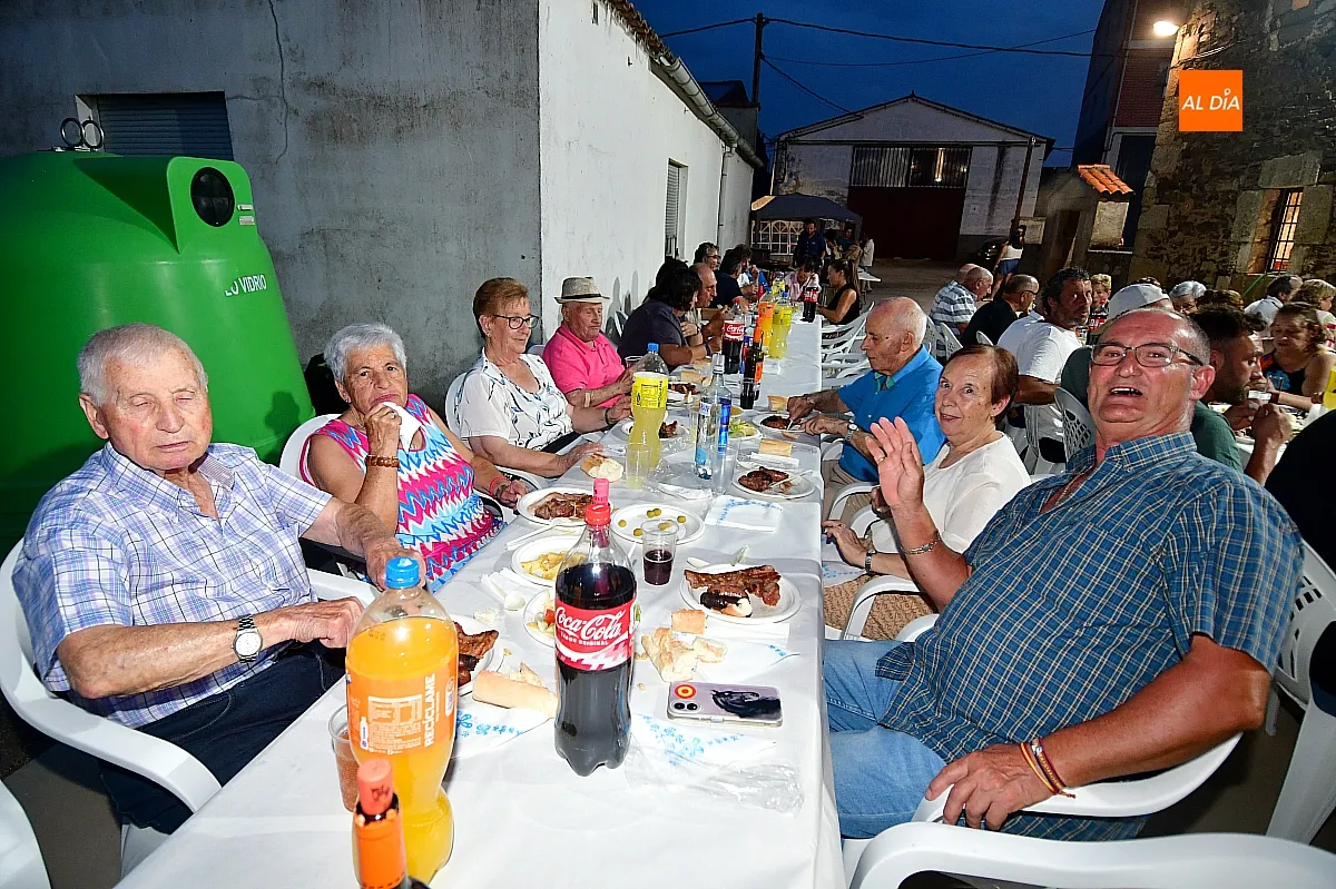 Parrillada popular  en Villar del Yegua para celebrar San Juan