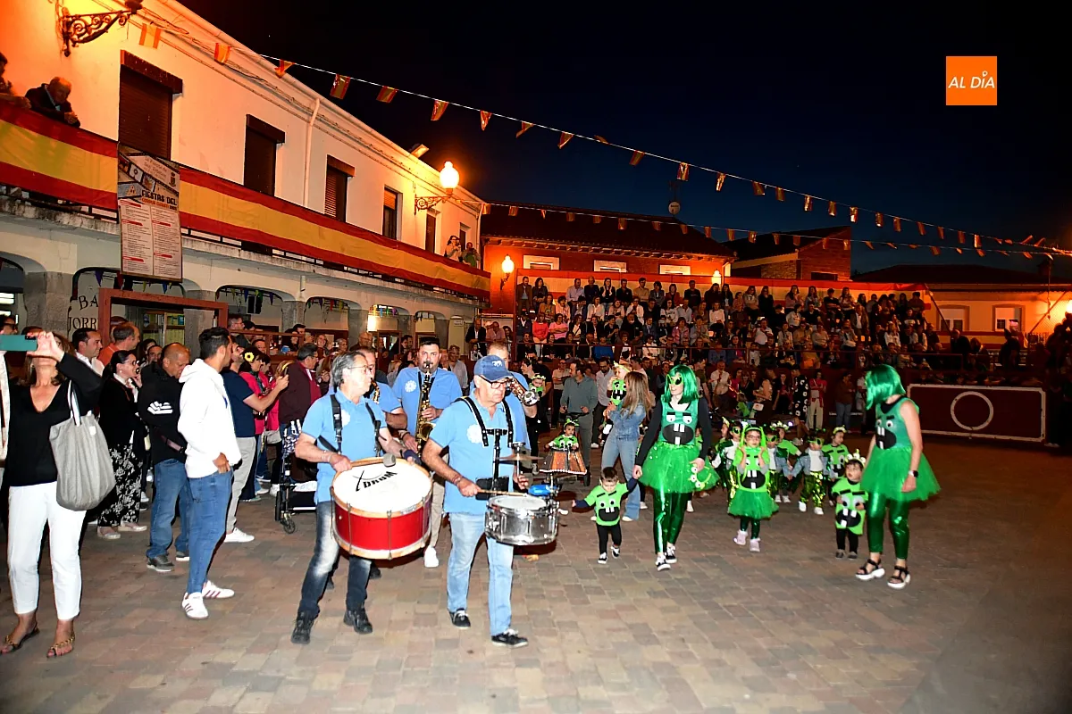 Desfile carrozas La Fuente de San Esteban