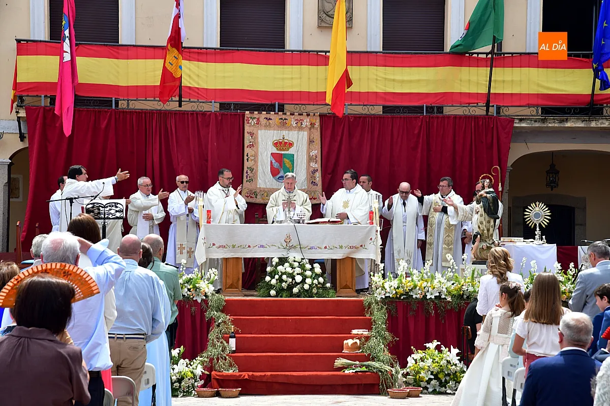 Misa y procesión Corpus La Fuente de San Esteban