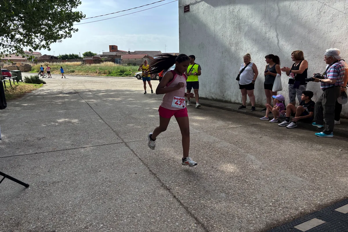El V Cross de Pedrosillo el Ralo reúne a decenas de corredores a beneficio del Proyecto Ranquines | FOTOS: 