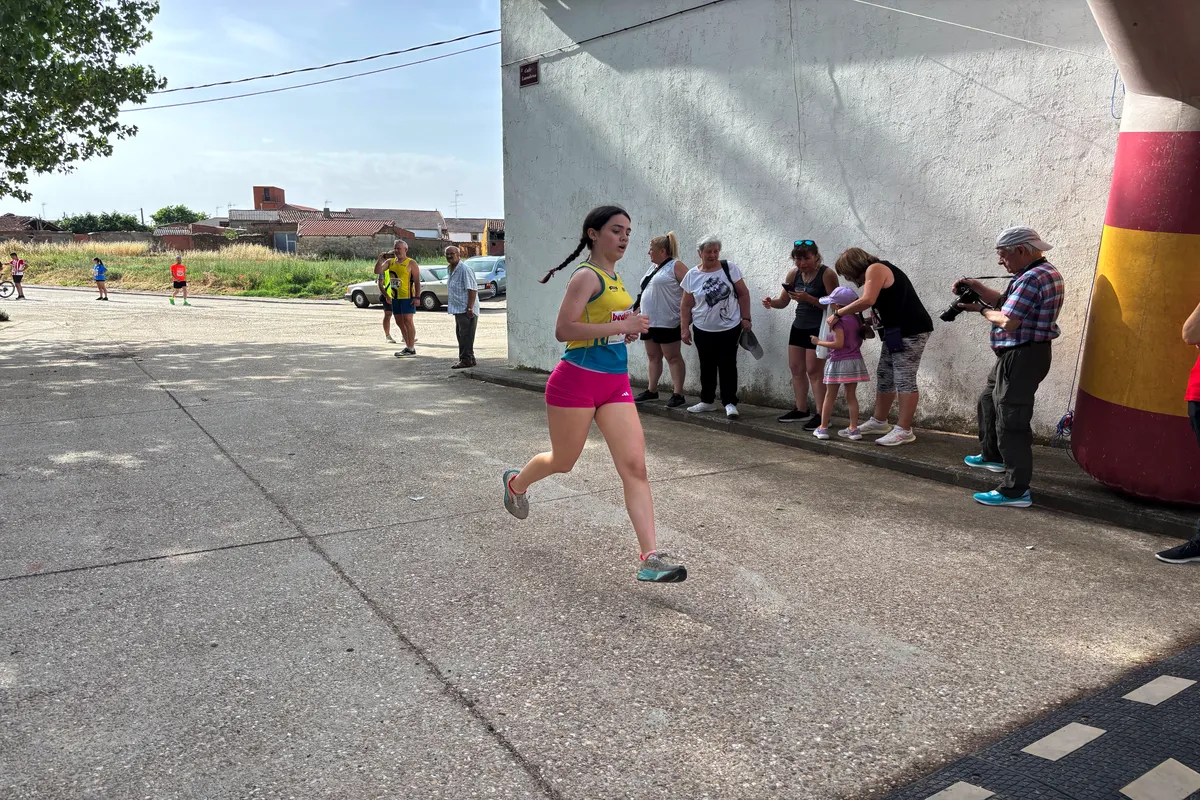 El V Cross de Pedrosillo el Ralo reúne a decenas de corredores a beneficio del Proyecto Ranquines | FOTOS: 