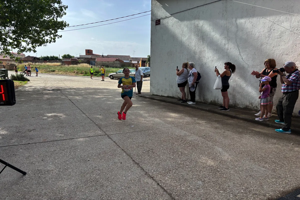 El V Cross de Pedrosillo el Ralo reúne a decenas de corredores a beneficio del Proyecto Ranquines | FOTOS: 