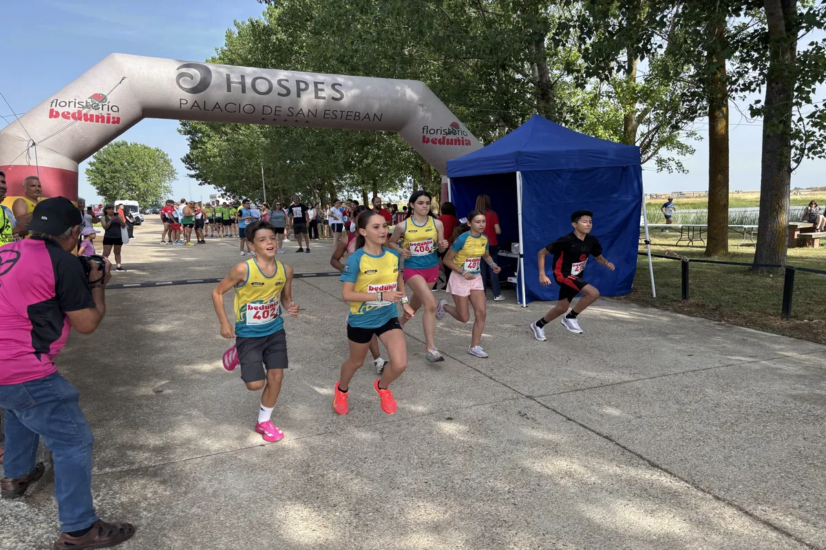 El V Cross de Pedrosillo el Ralo reúne a decenas de corredores a beneficio del Proyecto Ranquines | FOTOS: 