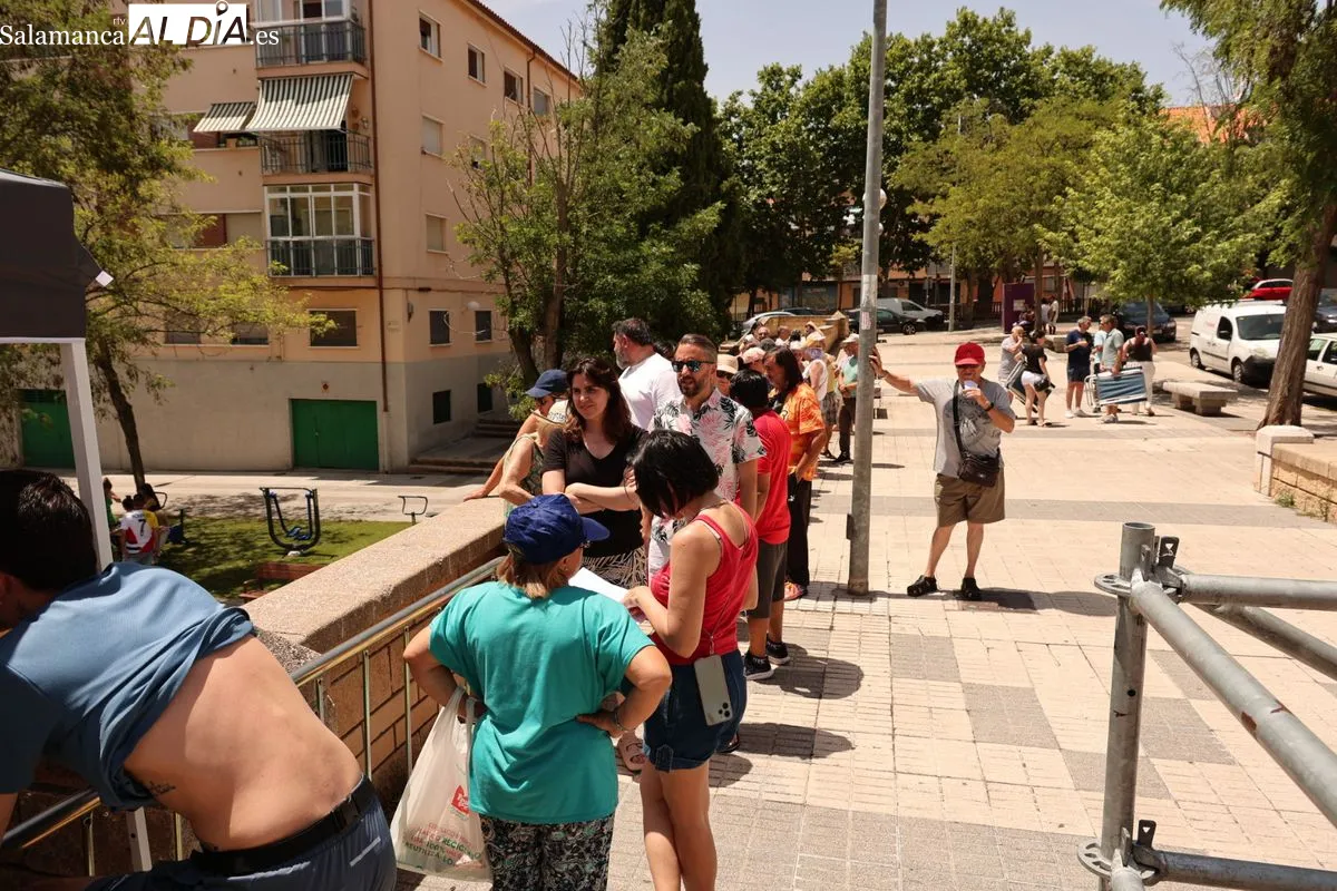 El calor no frena la festividad de Barrio Blanco | FOTOS: David Sañudo