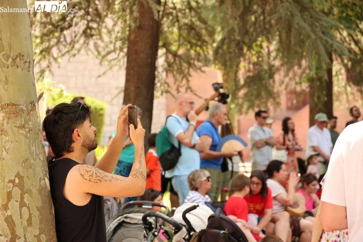 Kamaru Teatro desafía al calor en Salamanca con el estreno de 'Malditos Mocosos' | FOTOS: David Sañudo