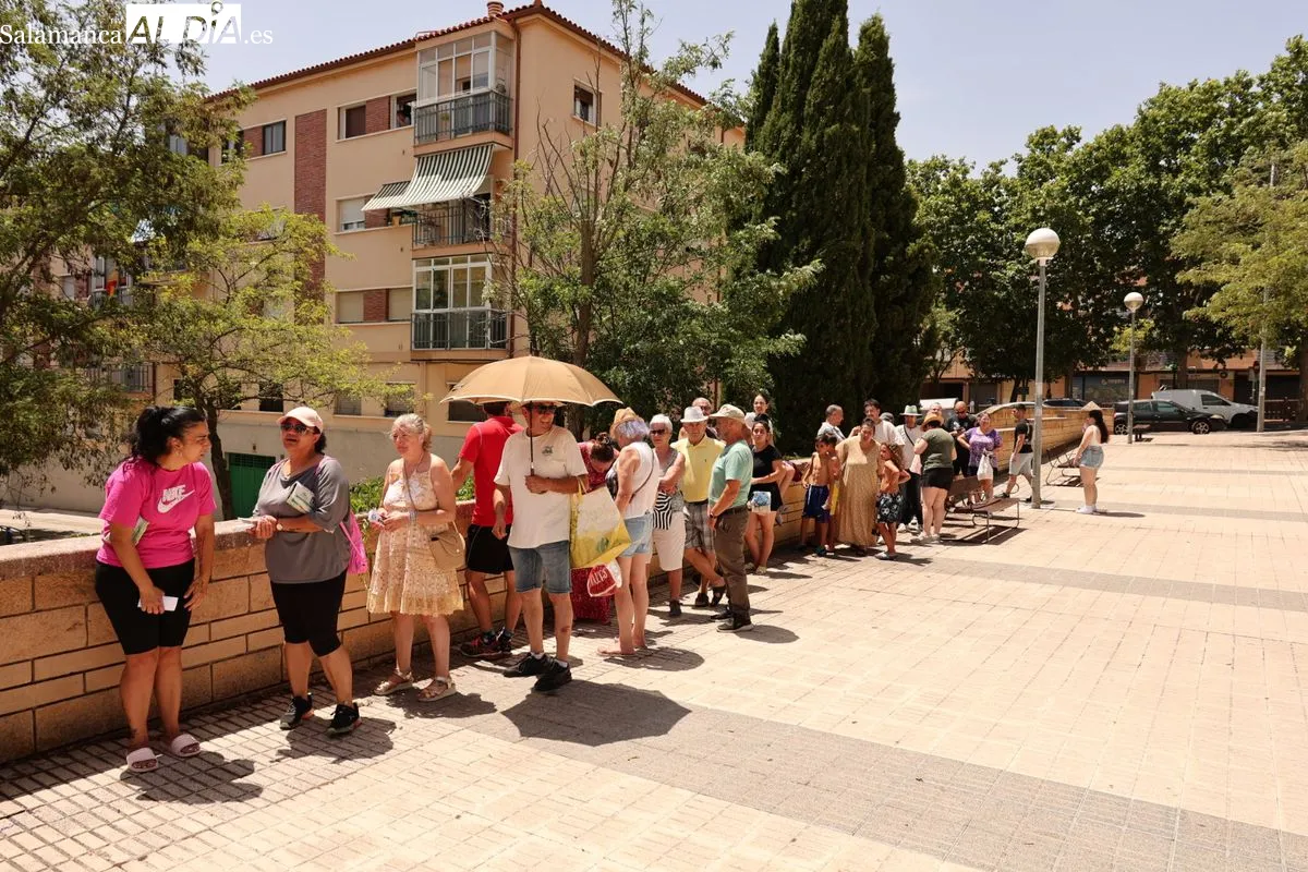 El calor no frena la festividad de Barrio Blanco | FOTOS: David Sañudo