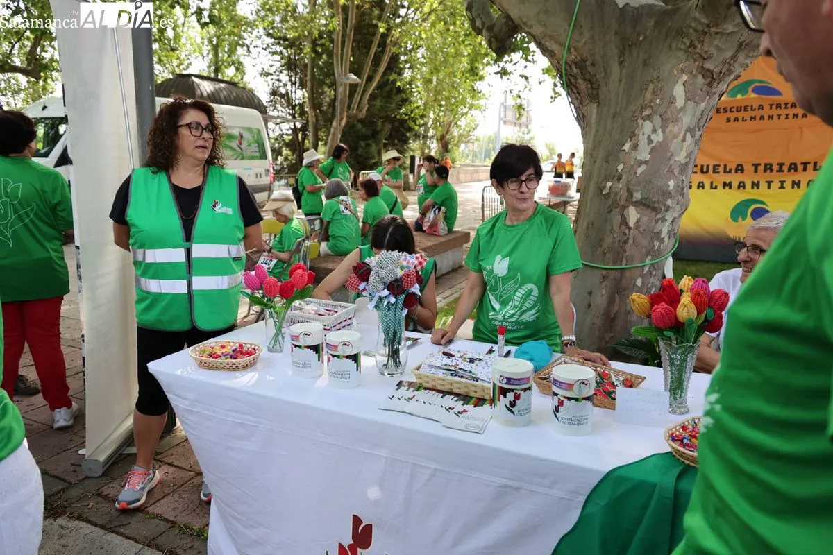 Cientos de personas participan en la marcha solidaria contra el parkinson en Salamanca | FOTOS: David Sañudo