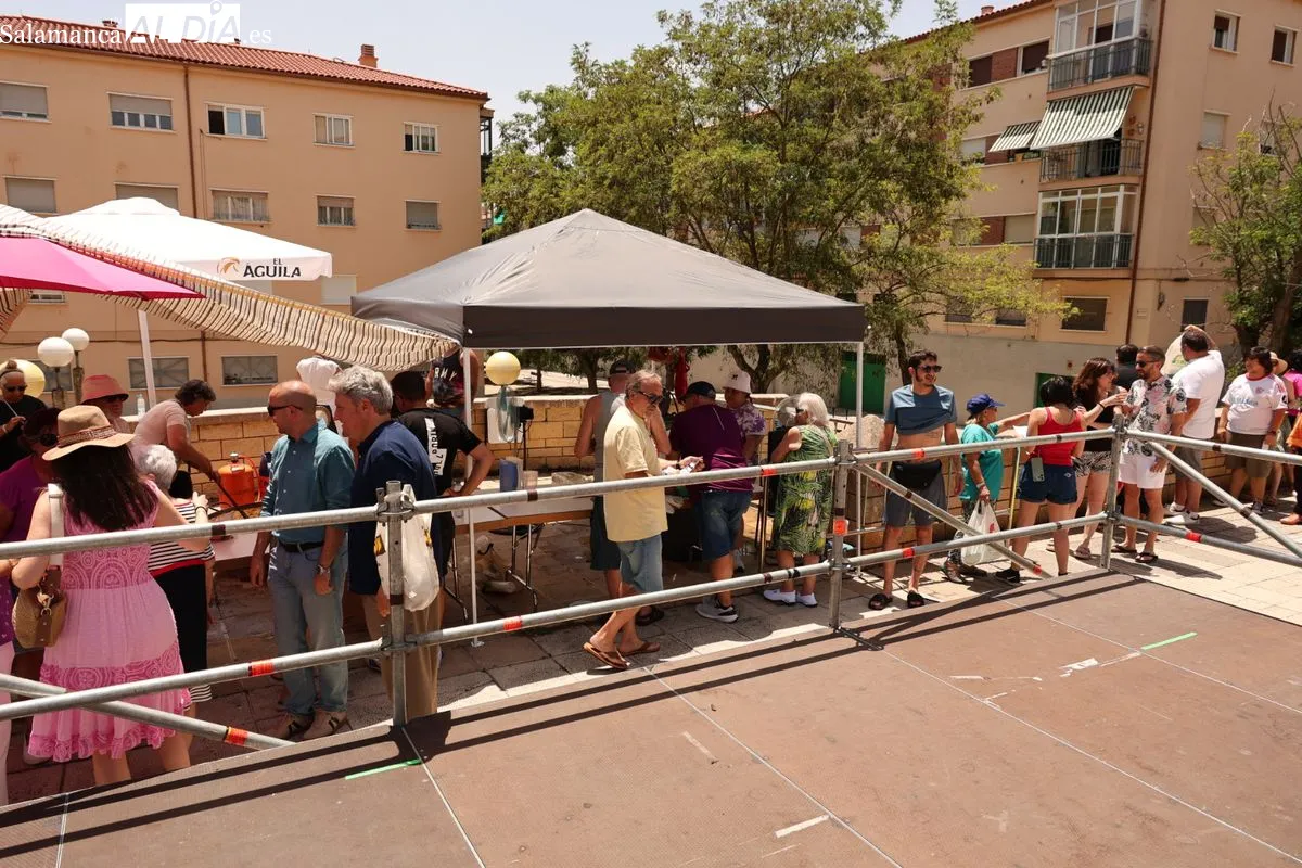 El calor no frena la festividad de Barrio Blanco | FOTOS: David Sañudo