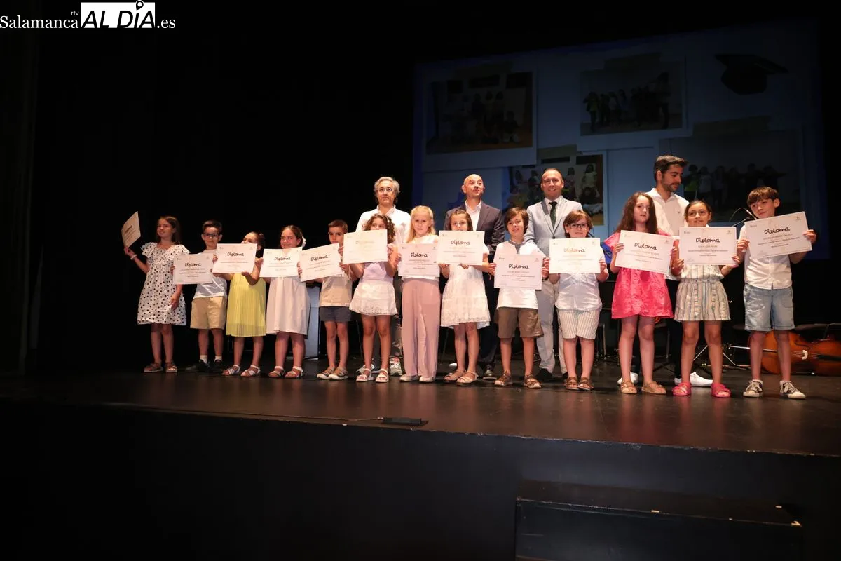El Teatro Liceo corona el esfuerzo de los alumnos de Música y Danza de Salamanca | FOTOS: David Sañudo 