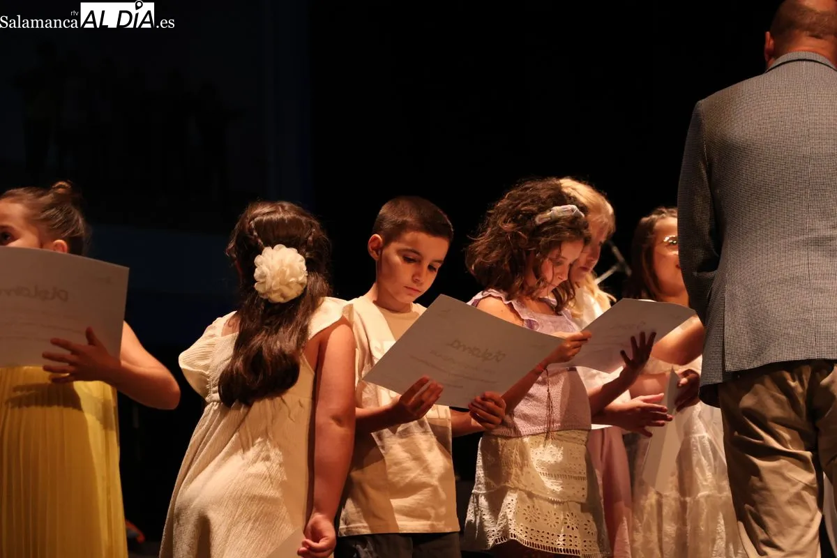El Teatro Liceo corona el esfuerzo de los alumnos de Música y Danza de Salamanca | FOTOS: David Sañudo 