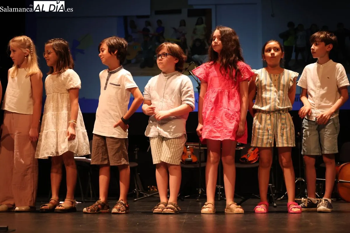El Teatro Liceo corona el esfuerzo de los alumnos de Música y Danza de Salamanca | FOTOS: David Sañudo 