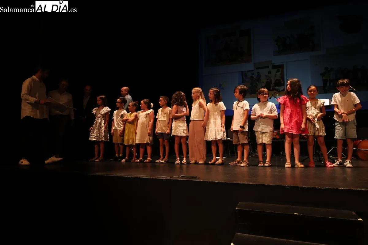 El Teatro Liceo corona el esfuerzo de los alumnos de Música y Danza de Salamanca | FOTOS: David Sañudo 