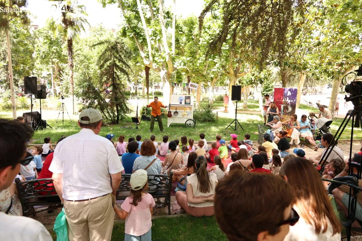 Kamaru Teatro desafía al calor en Salamanca con el estreno de 'Malditos Mocosos' | FOTOS: David Sañudo