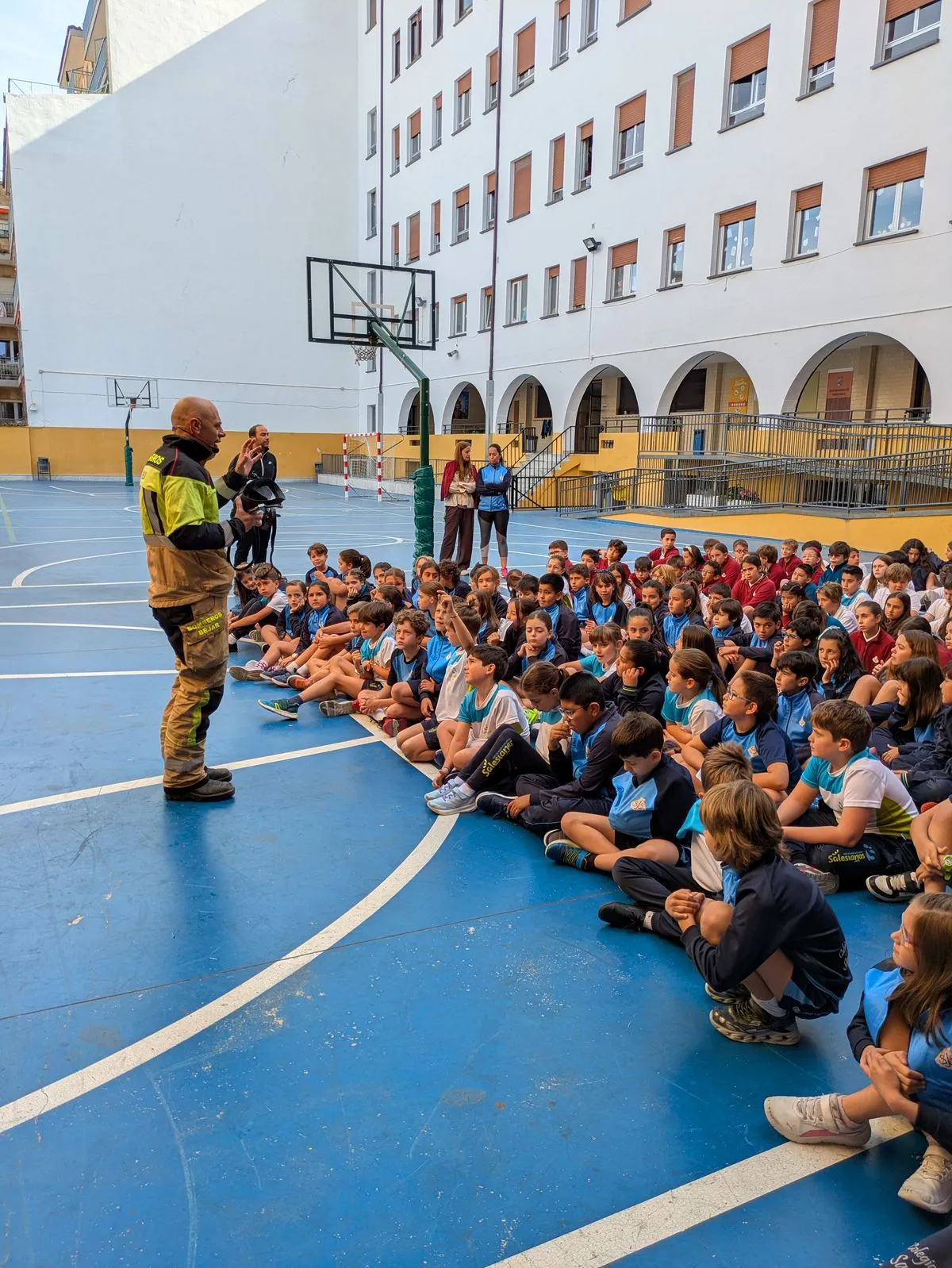 Alumnos del Colegio San Juan Bosco aprenden prevención de incendios con una jornada práctica