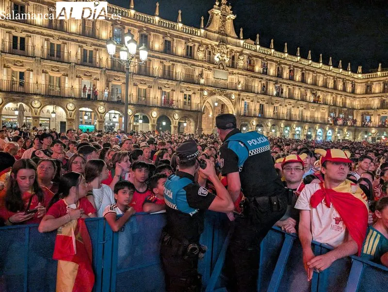 Foto 7 - GALER&Iacute;A DE FOTOS Y V&Iacute;DEOS | &iexcl;&iexcl;&iexcl;&iexcl;Salamanca entra en estado de locura tras la conquista de Espa&ntilde;a del segundo Mundial!!!