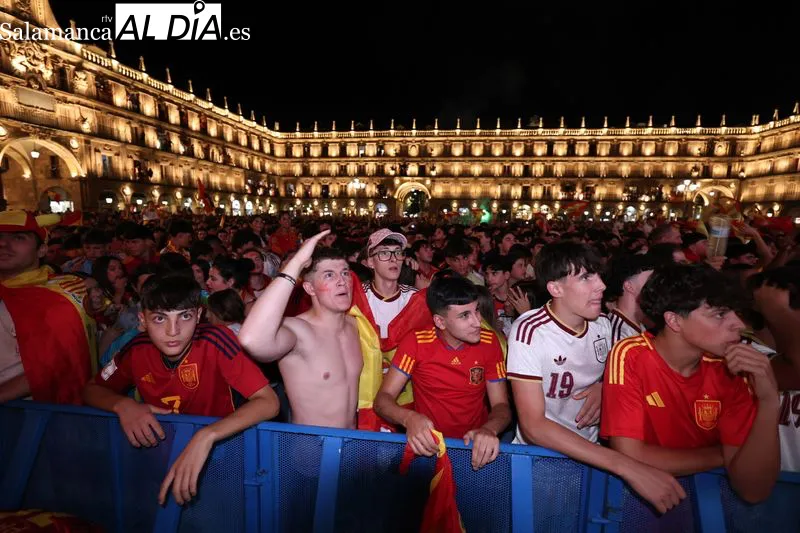 Foto 14 - GALER&Iacute;A DE FOTOS Y V&Iacute;DEOS | &iexcl;&iexcl;&iexcl;&iexcl;Salamanca entra en estado de locura tras la conquista de Espa&ntilde;a del segundo Mundial!!!