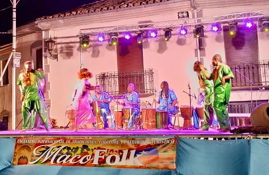 Foto 10 - Macotera pone el broche de oro a Macofolk con una gran noche de folclore internacional