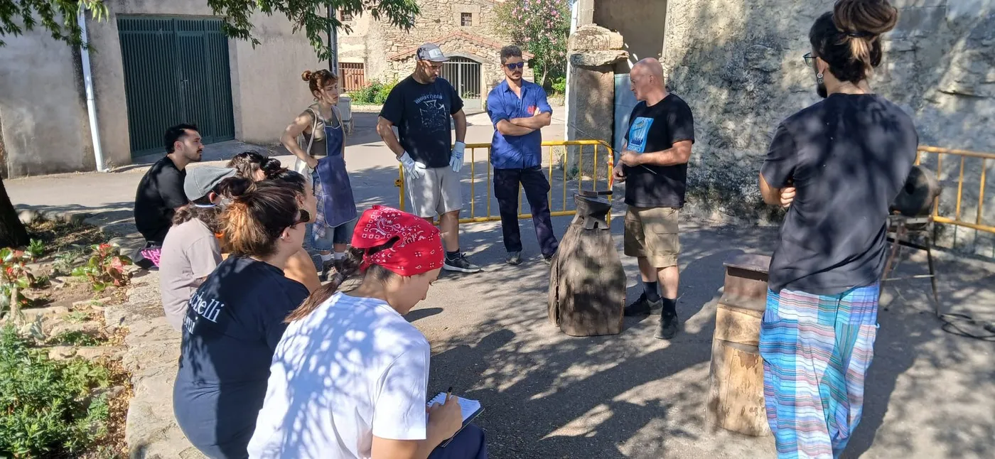 Residencia artística, Iniciación a la forja y Seminario sobre el futuro de la artesanía