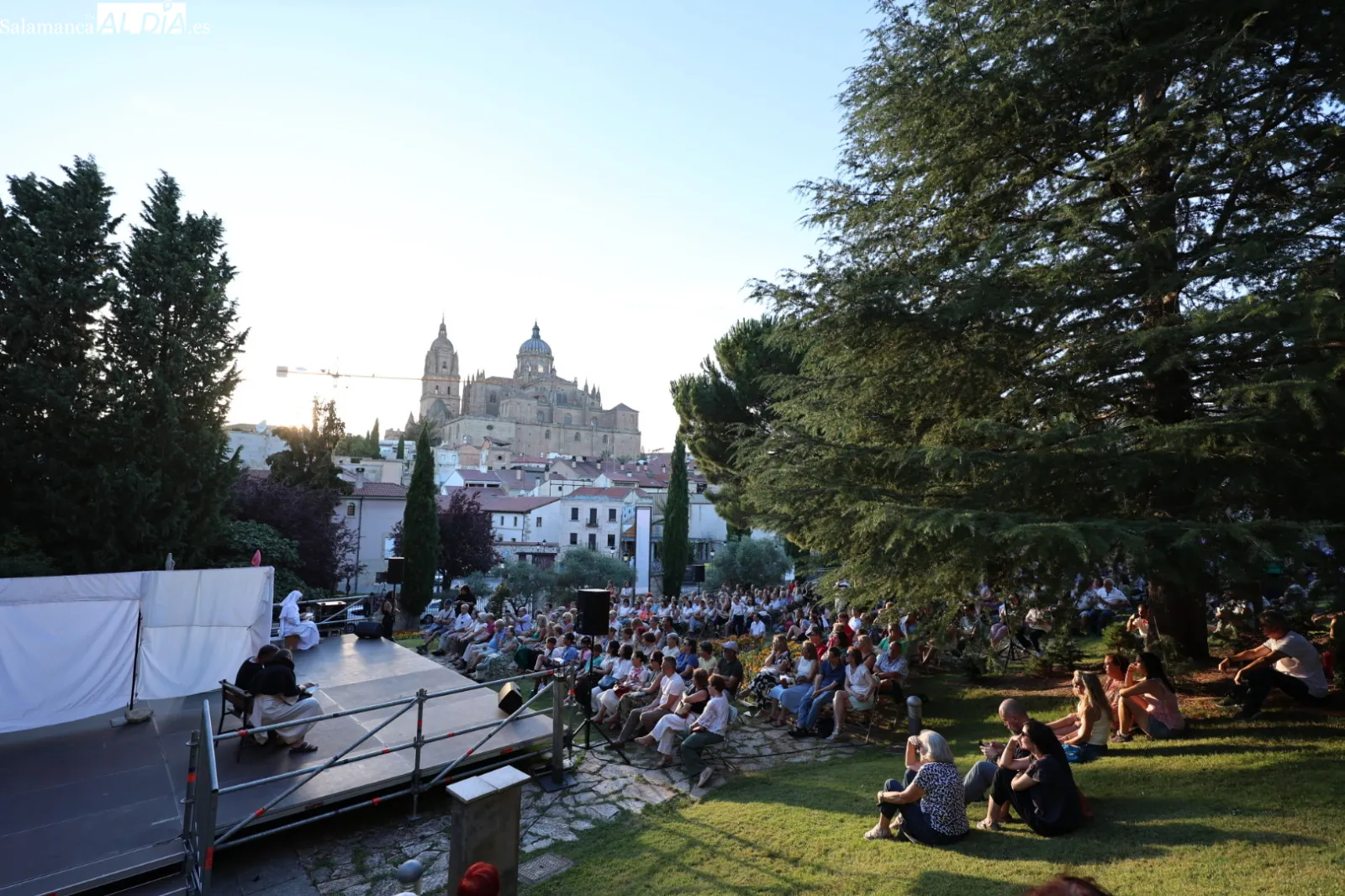 Foto 6 - La Escuela de Salamanca y el papel de la mujer reviven con 'Las voces del margen&rsquo; en los Jardines de Santo Domingo