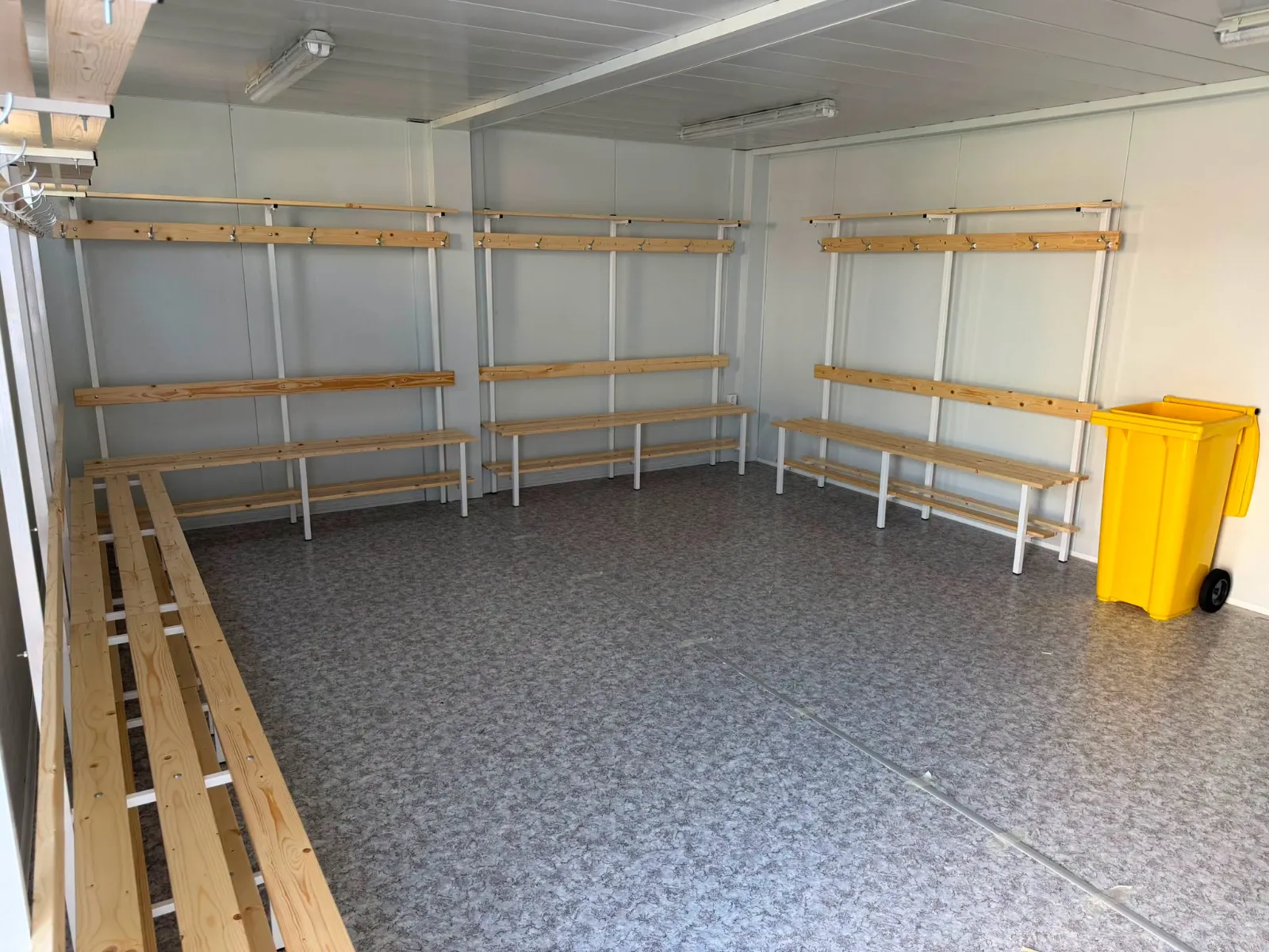 Foto 4 - Los campos de f&uacute;tbol Francisco Mateos y To&ntilde;ete estrenan equipamiento 