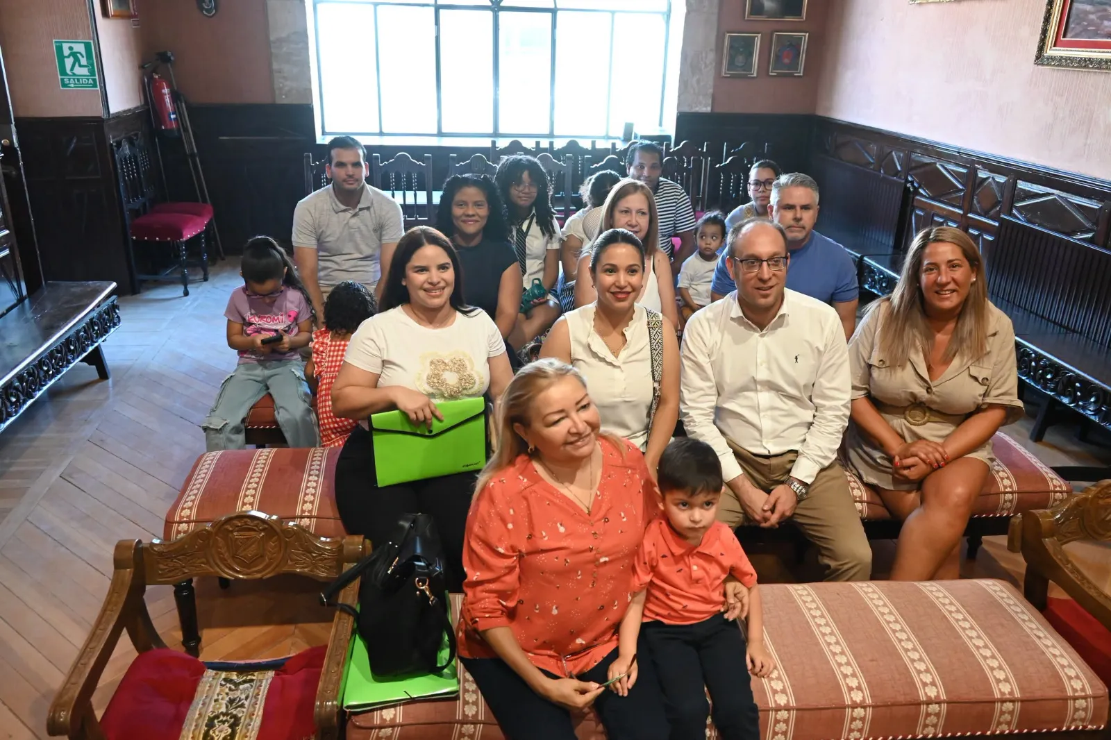 Momento del encuentro en el Salón de Plenos