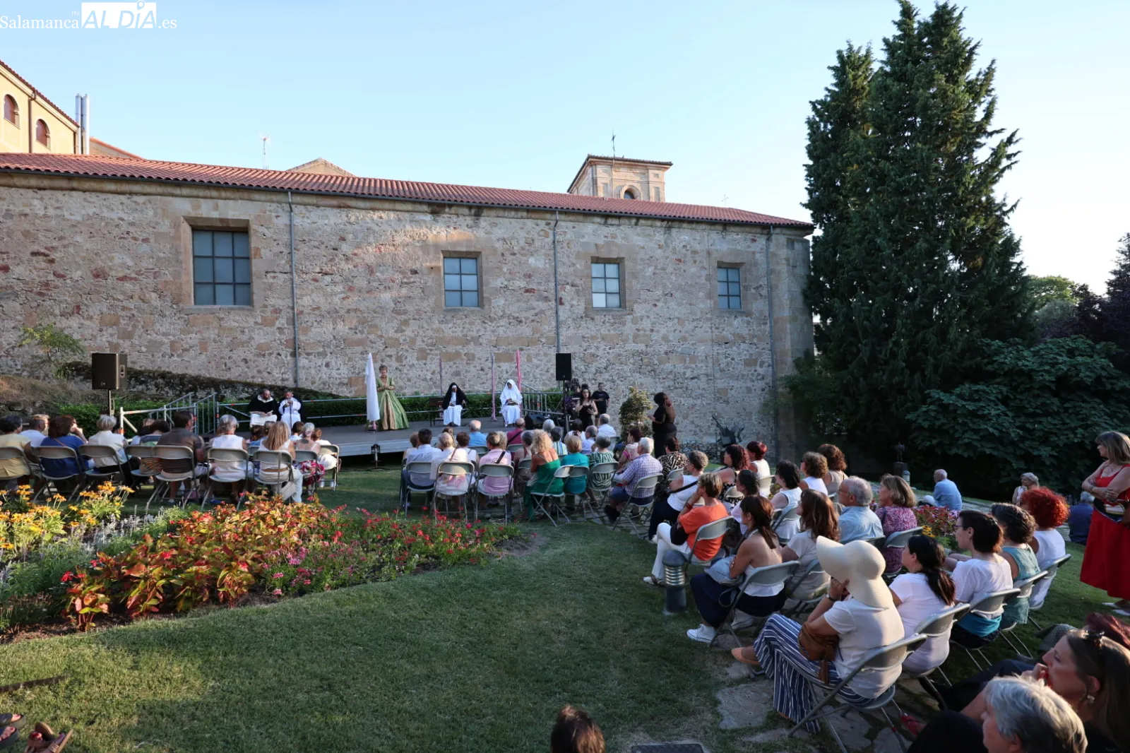 Foto 3 - La Escuela de Salamanca y el papel de la mujer reviven con 'Las voces del margen&rsquo; en los Jardines de Santo Domingo