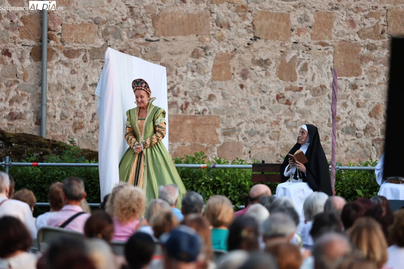 Foto 11 - La Escuela de Salamanca y el papel de la mujer reviven con 'Las voces del margen&rsquo; en los Jardines de Santo Domingo