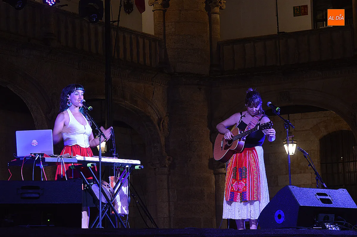 Concierto en la Plaza Mayor por las Jornadas Cultura Tradicional Rayana
