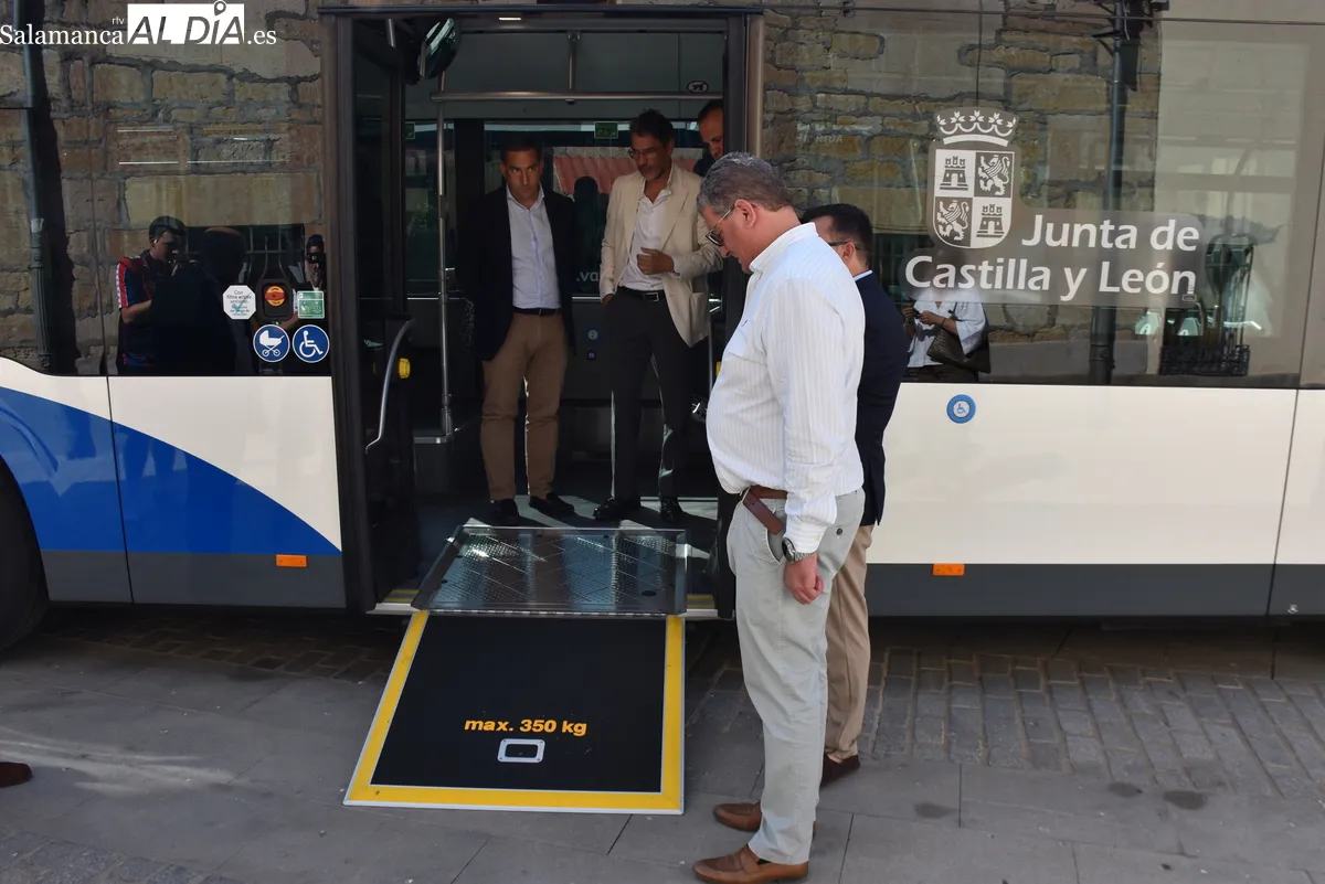 La renovación del transporte metropolitano refuerza las líneas con más demanda de Salamanca. Fotos de Miguel González