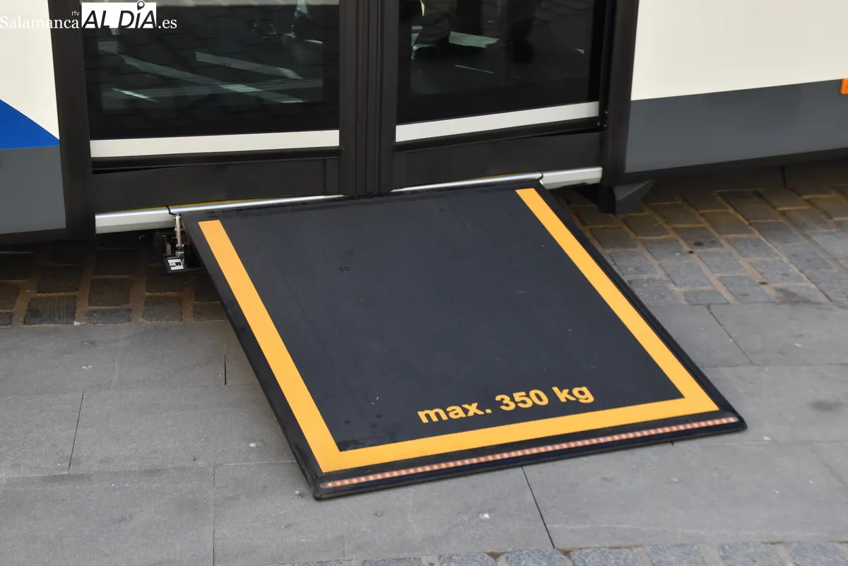 La renovación del transporte metropolitano refuerza las líneas con más demanda de Salamanca. Fotos de Miguel González