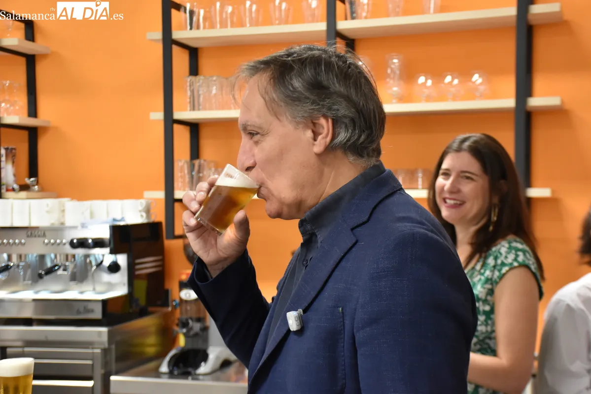 El CEFOL clausura su curso de hostelería con cuatro de sus quince alumnos ya insertados en el mercado laboral. Fotos de Miguel González