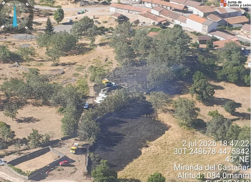 Un incendio forestal permanece activo en Colmenar de Montemayor | FOTO: Inforcyl