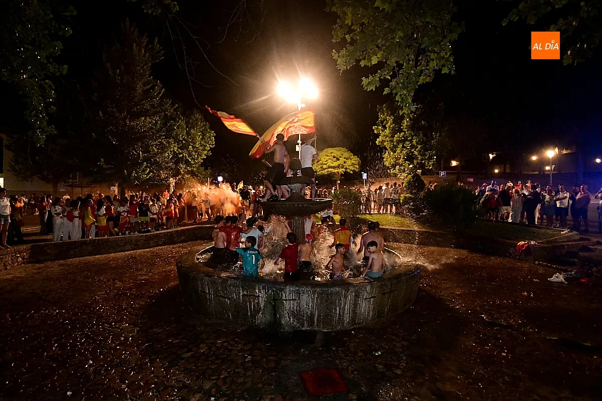 Celebración mundial fútbol fuente Árbol Gordo 