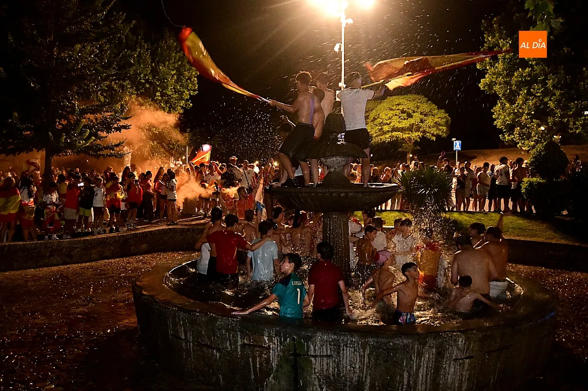 Celebración mundial fútbol fuente Árbol Gordo 