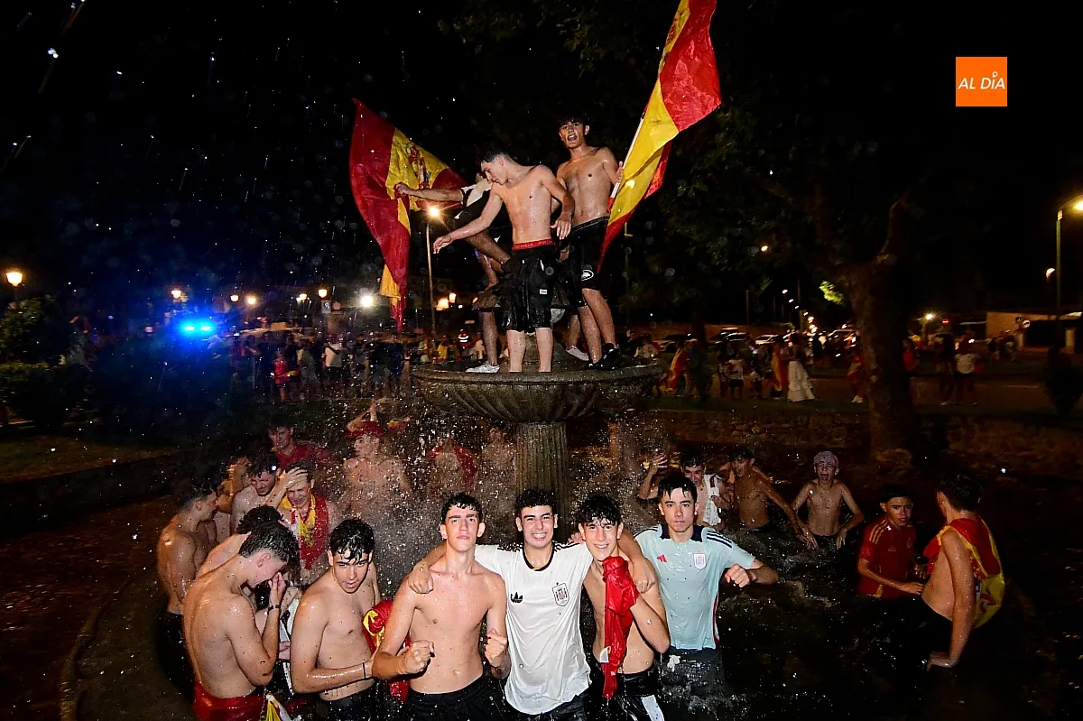 Celebración mundial fútbol fuente Árbol Gordo 