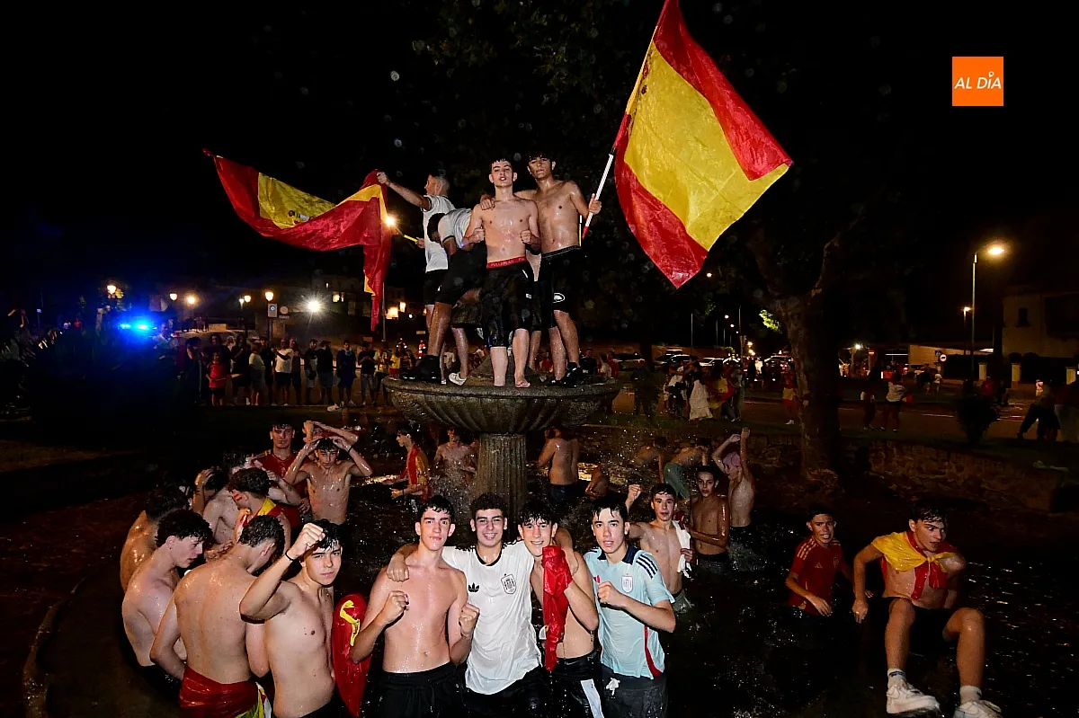 Celebración mundial fútbol fuente Árbol Gordo 