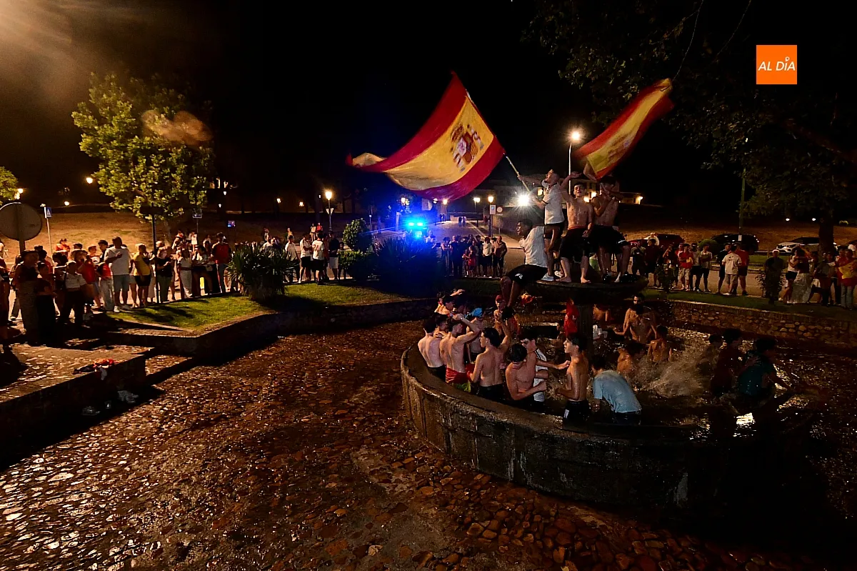 Celebración mundial fútbol fuente Árbol Gordo 