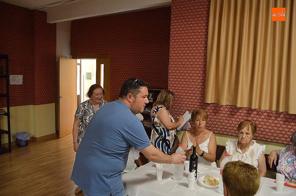 Foto 11 - Los vecinos del barrio de San Andr&eacute;s ponen el broche final a sus fiestas 